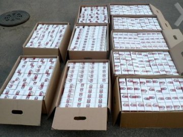 Волинянин віз у Польщу 6 ящиків цигарок