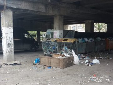 Луцьких комунальників просять влаштувати «чистий четвер» на брудних вулицях міста