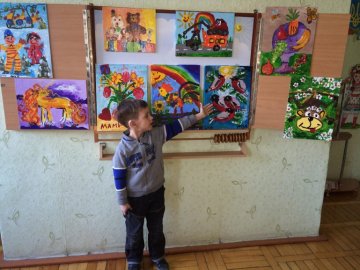 У Луцьку відкрили виставку картин першокласника