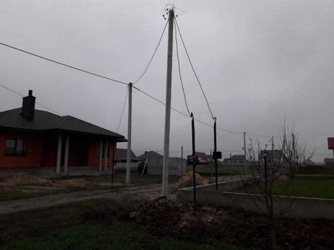 10 років без світла: у селі на Ковельщині нарешті електрифікували житловий масив 