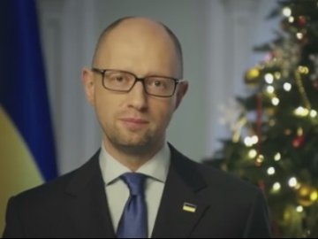 Яценюк у святковому відео привітав українців з Новим роком. ВІДЕО