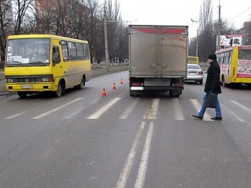 Аварія у Луцьку: під колесами авто опинилися дві школярки. ФОТО