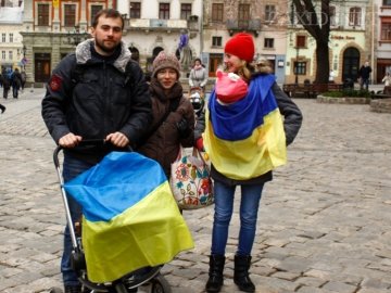 Акція немовлят на підтримку Євромайдану у Львові. ФОТО