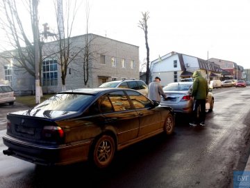У Нововолинську  зіткнулися BMW та Hyundai. ФОТО