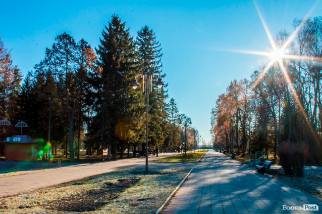 Луцьк в останній осінній день. ФОТОРЕПОРТАЖ