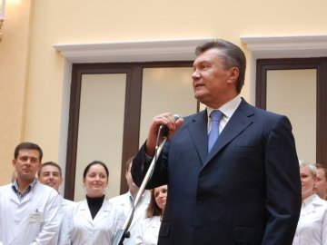 Янукович відвідав Волинську обласну клінічну лікарню. ФОТО