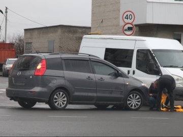Аварія у  Володимирі: авто вилетіло на тротуар
