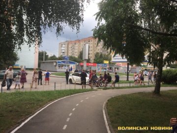 Велосипедистка і водій Renault не поділили дорогу в Луцьку. ФОТО