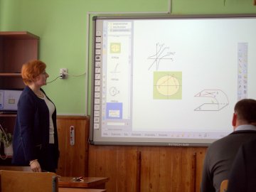 Волинська школа отримала інтерактивні дошки
