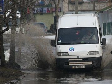 У Луцьку затопило вулицю Ветеранів. ФОТО