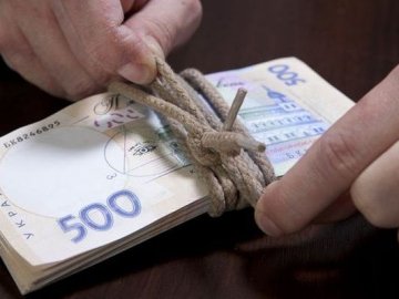 Мінімальна зарплата в Україні зросла на 450 гривень