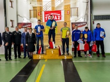 Волинські рятувальники перемогли на турнірі з підйому по штурмовій драбині в Польщі