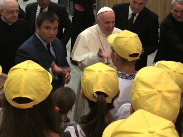 Папа Римський зустрівся із дітками волинських бійців. ФОТО
