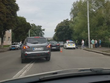 Аварія у Луцьку: зіткнулись Renault і BMW. ФОТО