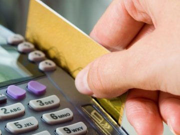 У Чорну п’ятницю українці заплатили картками на мільярд*