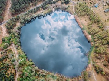 Волинський фотограф поділився неймовірними світлинами озера. ФОТО