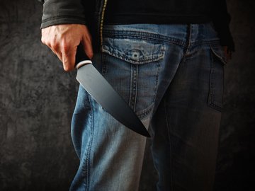 Чоловік, який із ножем кидався на перехожих, проведе 6 років у тюрмі