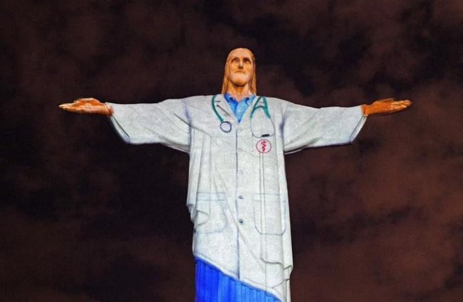 На статую Христа-Спасителя в Ріо-де-Жанейро «надягли» маску. ВІДЕО