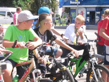 День Володимира: волиняни проїхалися на велосипедах у вишиванках