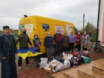 Мешканці волинського села зібрали допомогу українським воїнам у зону ООС. ФОТО