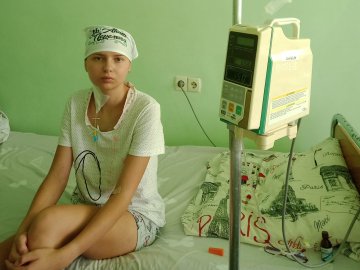 17-річній лучанці, яка бореться з онкологією, терміново потрібні донори крові