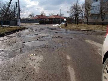 У Нововолинську дороги ремонтують абияк, ‒ депутати. ВІДЕО