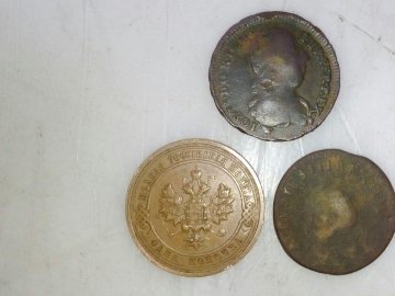 На кордоні з Польщею у чоловіка знайшли стародавні монети