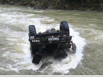 Зірвались у гірську річку: на Закарпатті у аварії загинули 5 людей