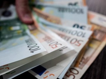 Курс валют у Луцьку на 18 липня: євро дешевшає, долар дорожчає