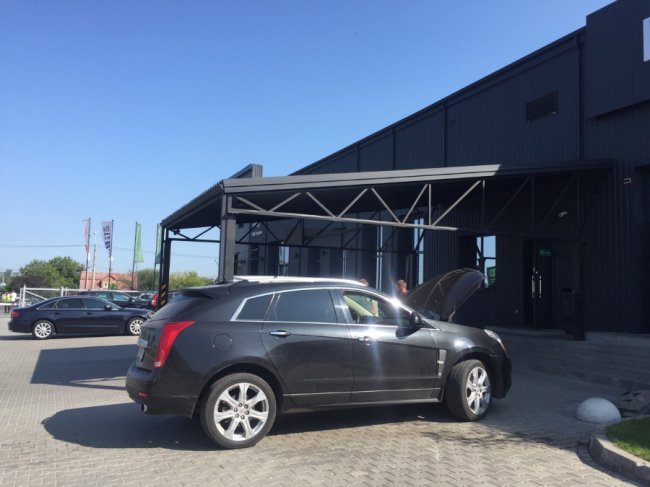 Під Луцьком затримали елітний викрадений автомобіль. ФОТО