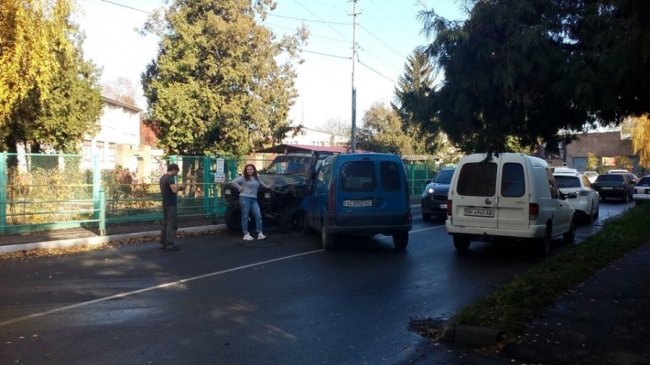 У Луцьку «чобіток» влетів у джип. ФОТО