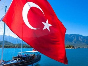 Туреччина скасувала початок туристичного сезону через коронавірус