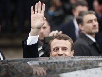 Макрон перемагає у другому турі виборів президента Франції, - опитування