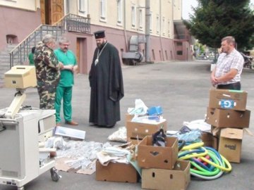 Луцькому військовому госпіталю передали медичне обладнання