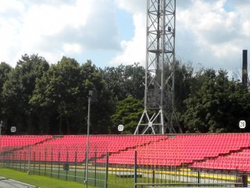 Найбільший стадіон Луцька чекає на «великий футбол». ФОТО. ВІДЕО