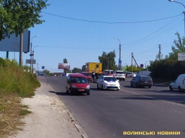 У Луцьку на перехресті зіткнулись авто газової служби та легковик. ФОТО