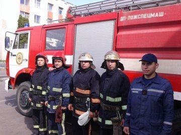 У Луцьку горіла багатоповерхівка − евакуювали 43 людини