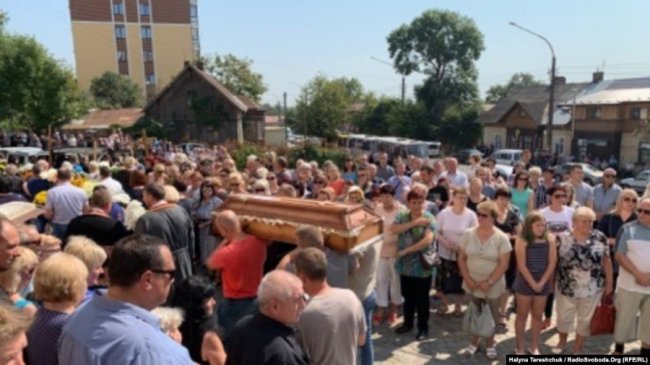 У Дрогобичі поховали шістьох загиблих під час обвалу будинку