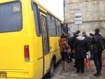 У Луцьку суттєво скоротили кількість зупинок громадського транспорту. ПЕРЕЛІК