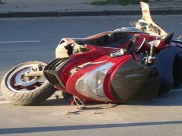 У Луцьку –  ДТП: мікроавтобус «Мерседес» зіткнувся зі скутером