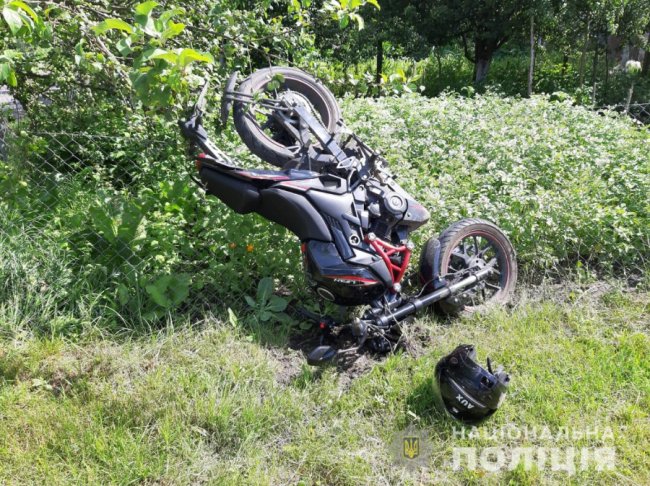 На Волині двоє неповнолітніх розбились на мотоциклі. ФОТО