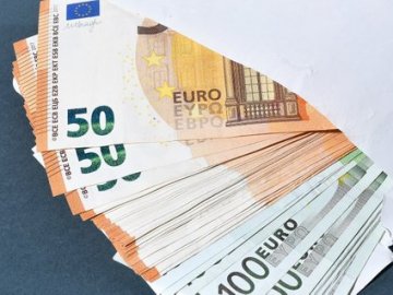 Долар і євро трохи подешевшали: курс валют у Луцьку на 8 липня