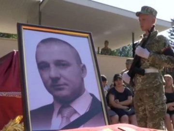 У Сумах поховали бійця, який загинув 4 роки тому під Іловайськом