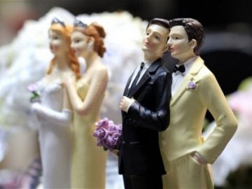 У Росії визнали одностатевий шлюб