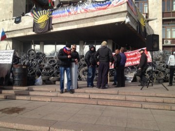 Міліція залишила Донецьку ОДА сепаратистам