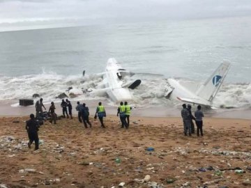 Біля берегів Африки впав вантажний літак