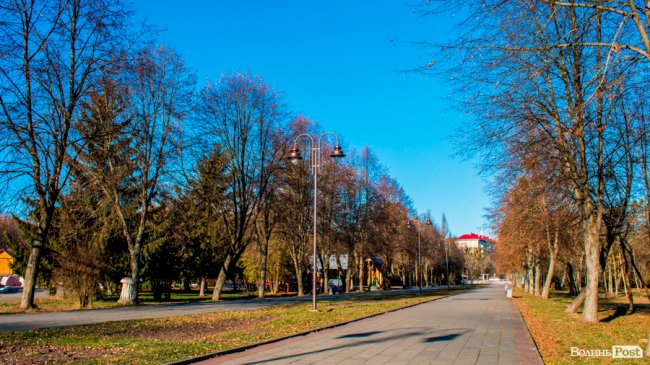 Луцьк в останній осінній день. ФОТОРЕПОРТАЖ