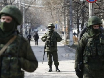 В Криму  - 18 тисяч солдатів з Росії, - Міноборони