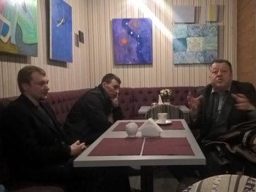 Справа аварії на Дубнівській: слідчий, адвокат і прокурор «п’ють каву» перед судом