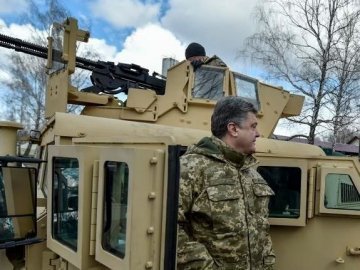 США надасть Україні ще 100 сучасних військових броньовиків